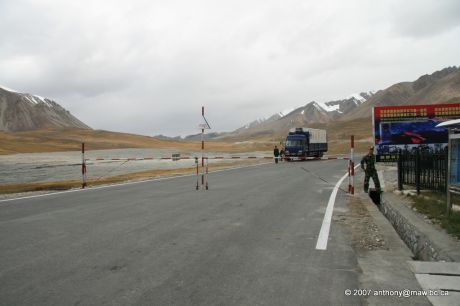 China_Pakistan_Karakoram_Highway_Khunjerab_Pass