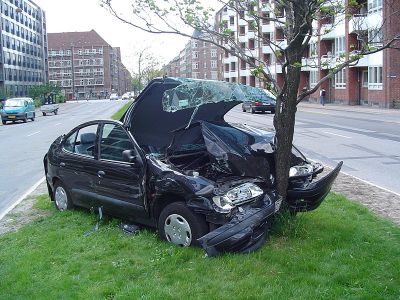Car-crash-fot-By Thue (Own work) [Public domain], via Wikimedia Commons
